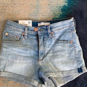 Garage light wash stretchy jean shorts
